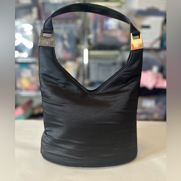 Tom Ford’s GUCCI Shoulder Bag Satin Black - Picture 2 of 13